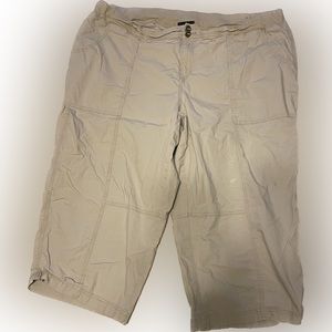 Lane Bryant Khaki Cargo Capris size 24